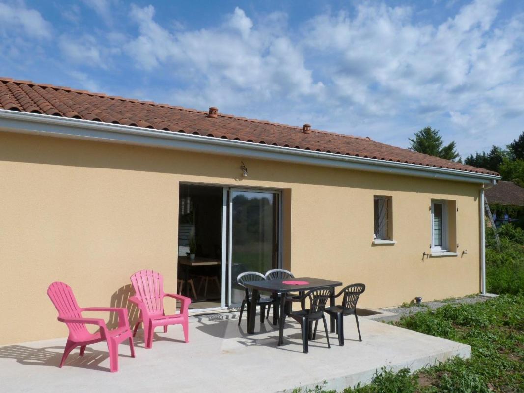 Lumineuse Maison: Nature View Retreat Near Holiday home