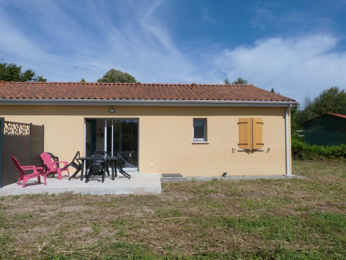 Holiday home Lumineuse Maison: Nature View Retreat Near Saint-Pardoux (Haute-Vienne)
